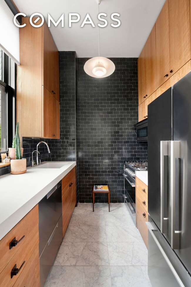 Clinton Mews unit 6E, Clinton Hill, NY 11205 - photo 5