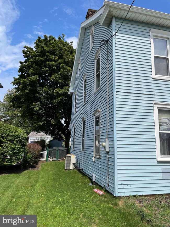 332 S Railroad St, Palmyra, PA 17078 - photo 3