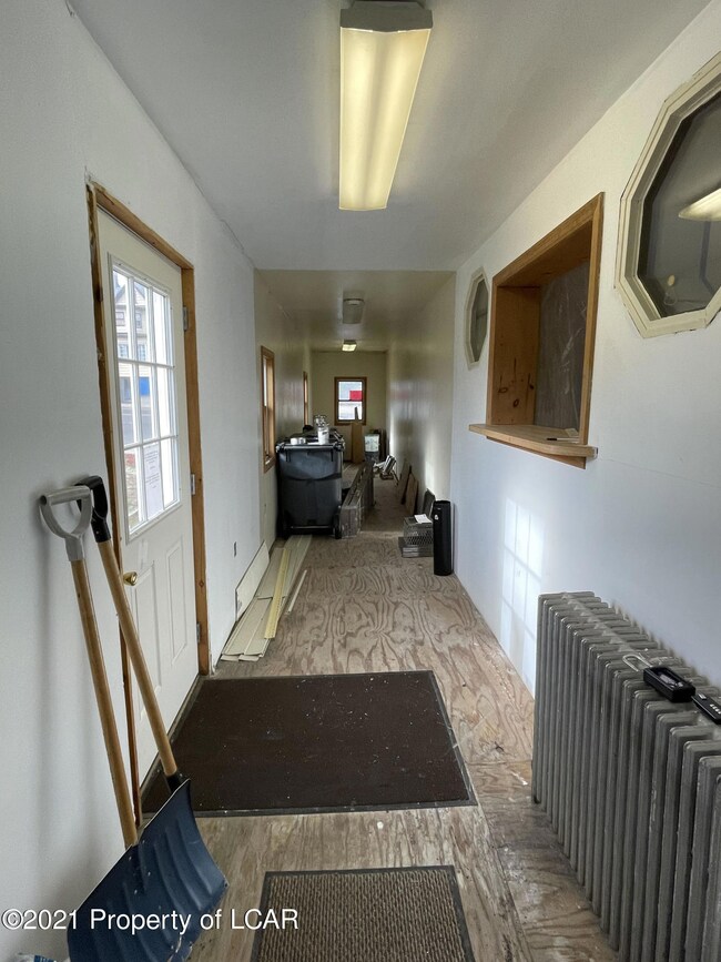 466 W Broad St, Hazleton, PA 18201 - photo 5