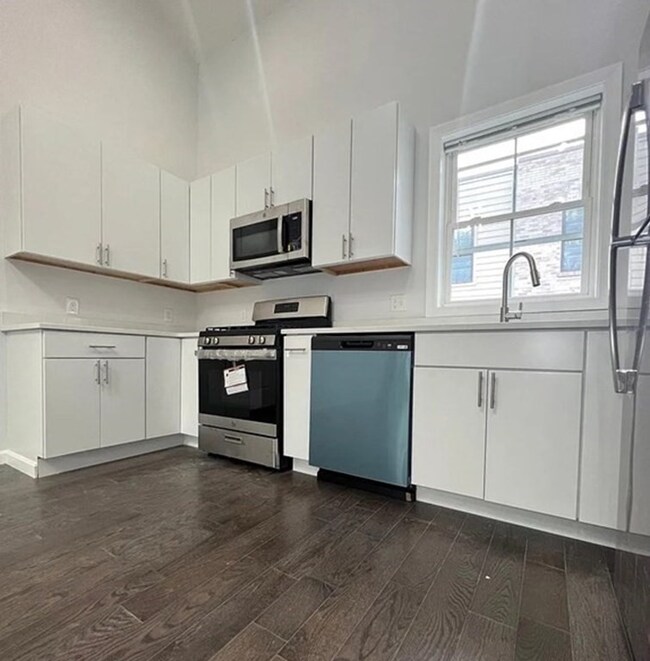 599 Broadway unit 3R, Everett, MA 02149 - photo 2