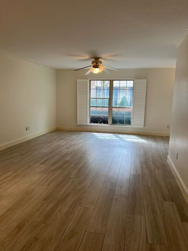 5817 Valley Forge Dr unit 90, Houston, TX 77057 - photo 5