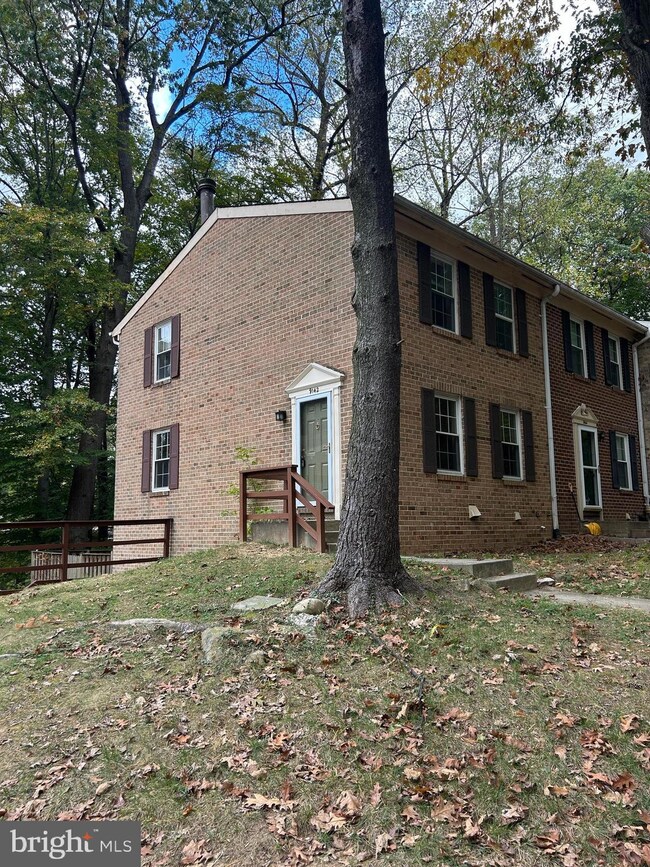 9142 Lambskin Ln, Columbia, MD 21045 - photo 2