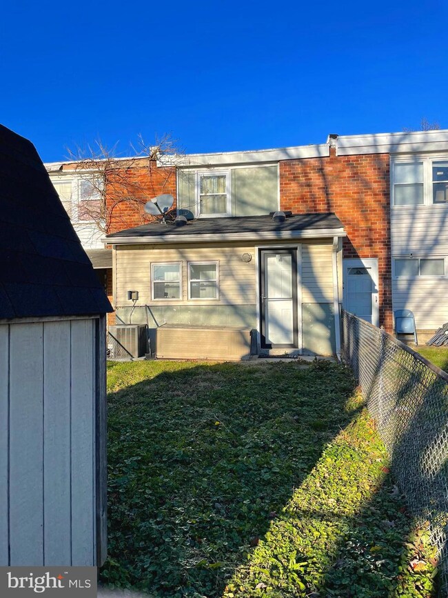 803 Rambo Ct, Halethorpe, MD 21227 - photo 3