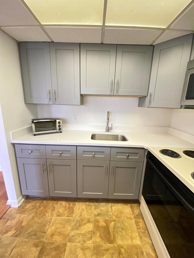 321 Camden N, West Palm Beach, FL 33417 - photo 2