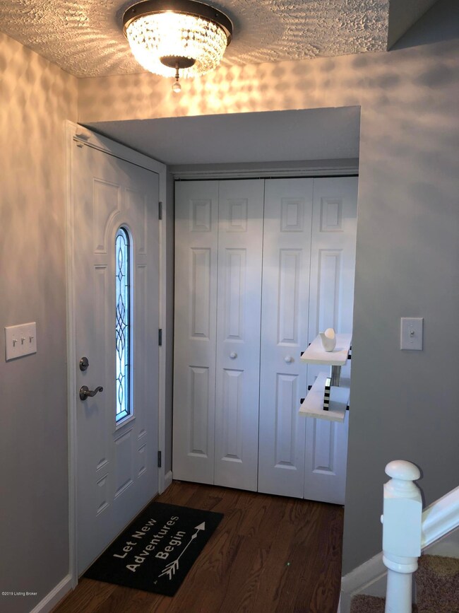 7216 Applegate Ln, Louisville, KY 40228 - photo 6