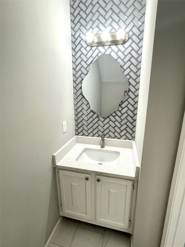 8822 Wind Side Dr, Houston, TX 77040 - photo 4