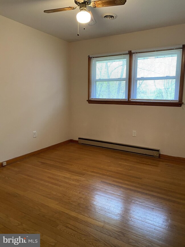 367 W 11th St, Front Royal, VA 22630 - photo 6