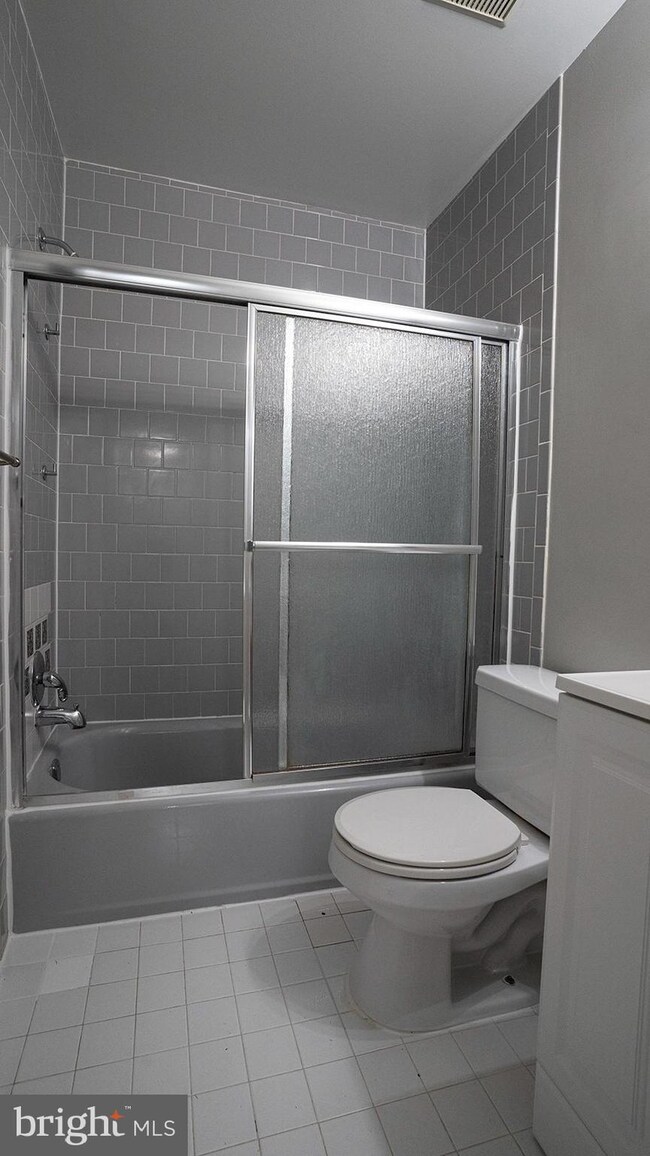 6004 Mardale Ln, Burke, VA 22015 - photo 7