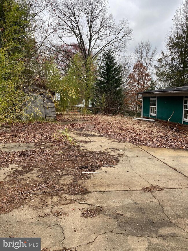 4014 Bradys Hill Rd, Triangle, VA 22172 - photo 6