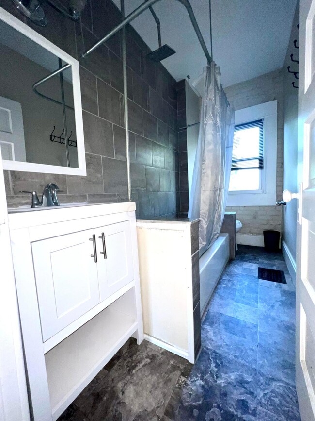 1729 S High St, Columbus, OH 43207 - photo 7