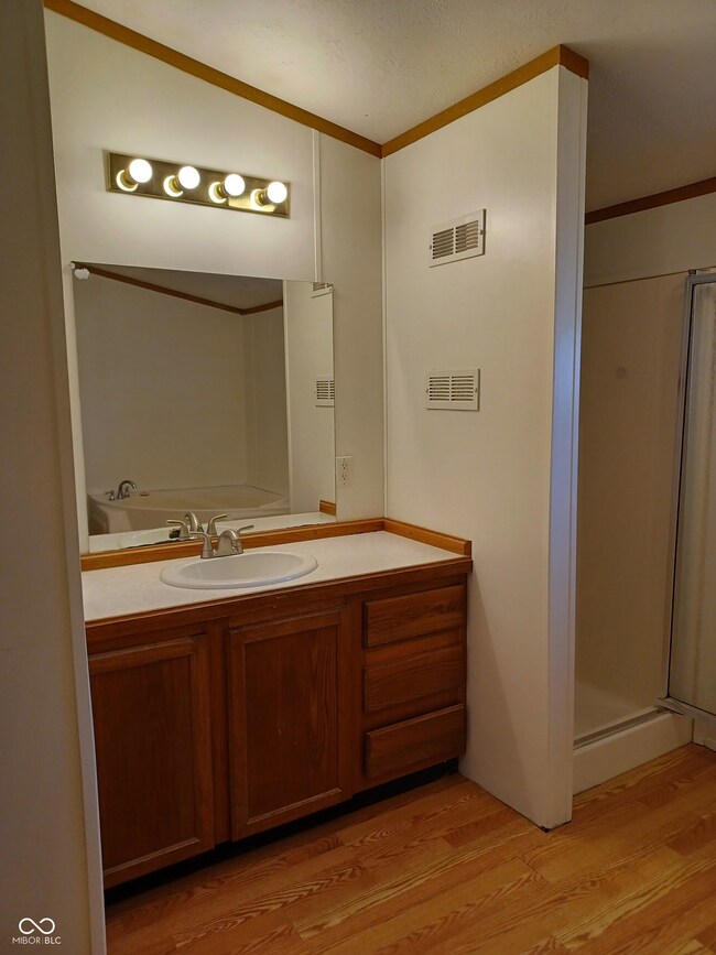 3336 Fall Valley Dr, Columbus, IN 47203 - photo 7