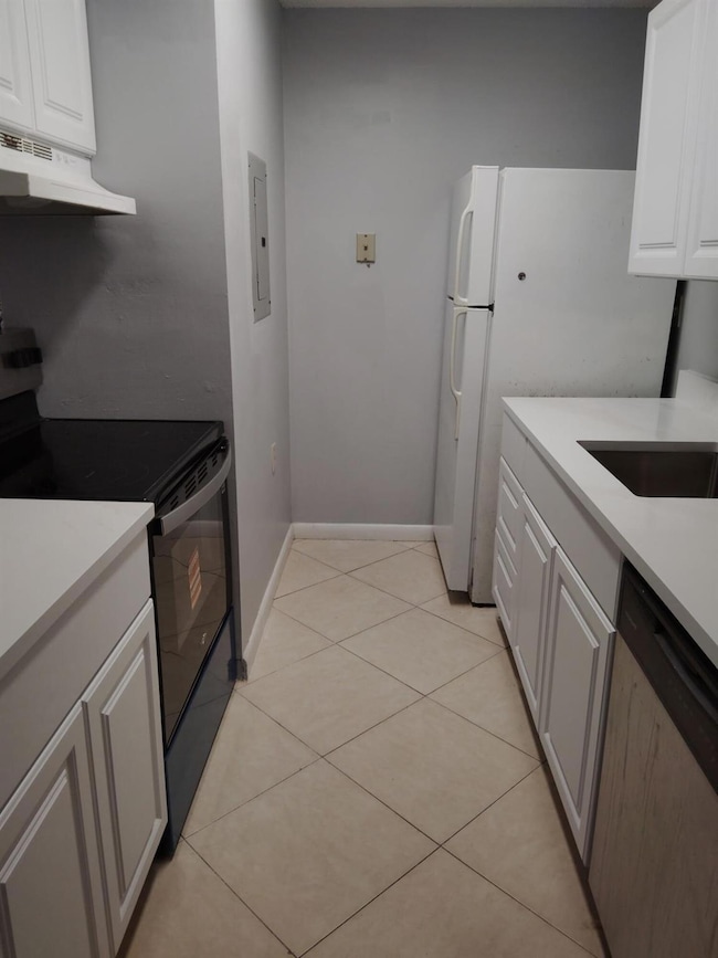 1140 Lake Victoria Dr unit M, West Palm Beach, FL 33411 - photo 5