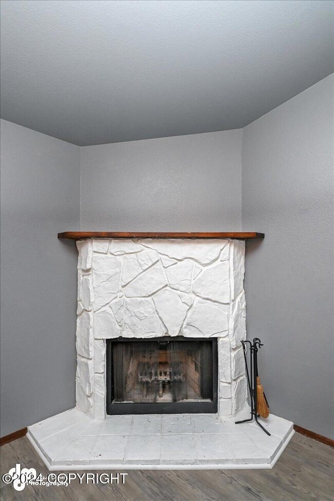 14-Living Room_SLS_-8609