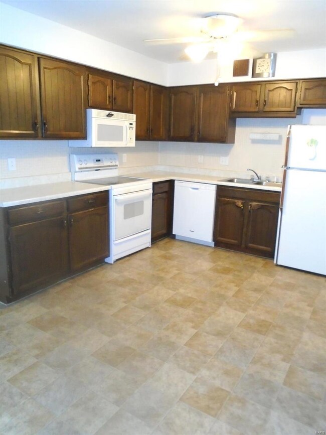 7 Sunset Dr unit B, Freeburg, IL 62243 - photo 7