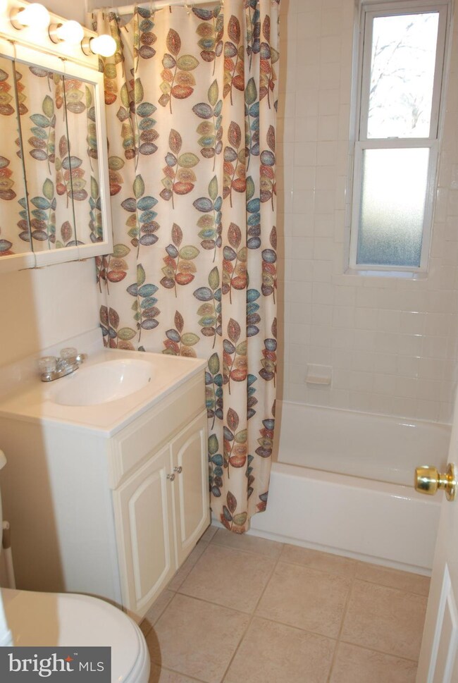 4322 2nd Rd N unit 43223, Arlington, VA 22203 - photo 2