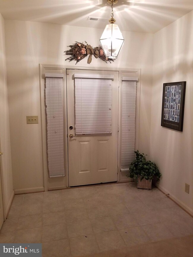 11302 Lynchburg Dr, Fredericksburg, VA 22407 - photo 3