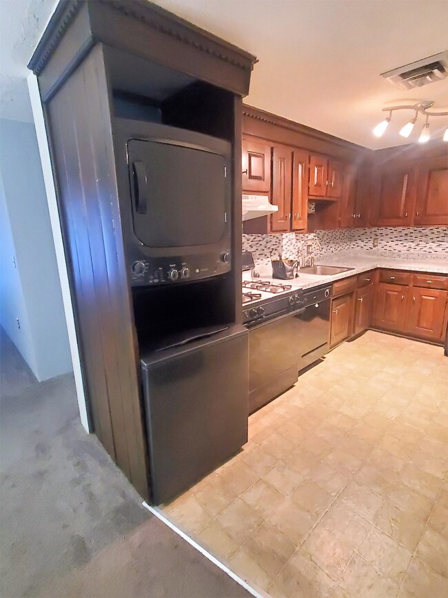 148 Cannongate III unit 148, Nashua, NH 03063 - photo 6