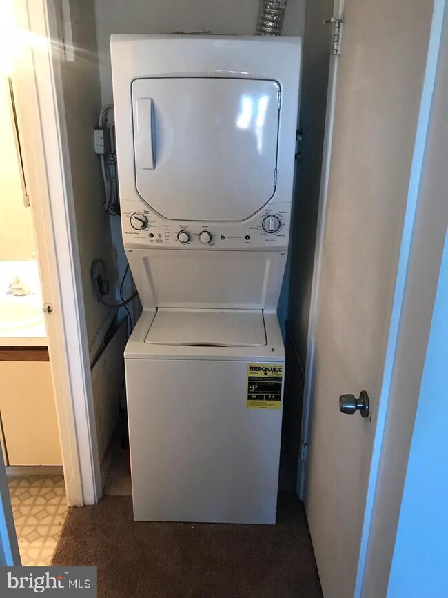 1023 Governor Cir, Wilmington, DE 19809 - photo 5