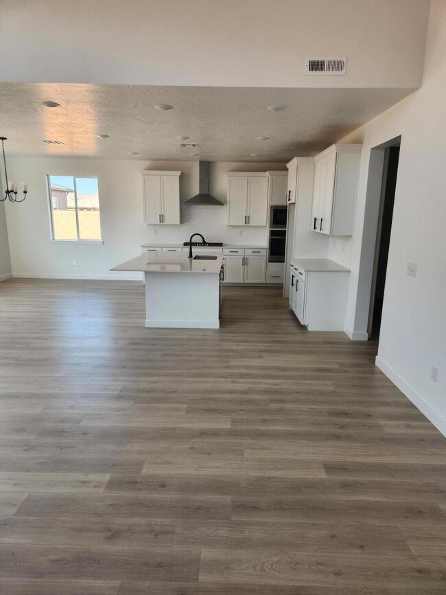 657 S 230 W unit (lot 7), Ivins, UT 84738 - photo 3