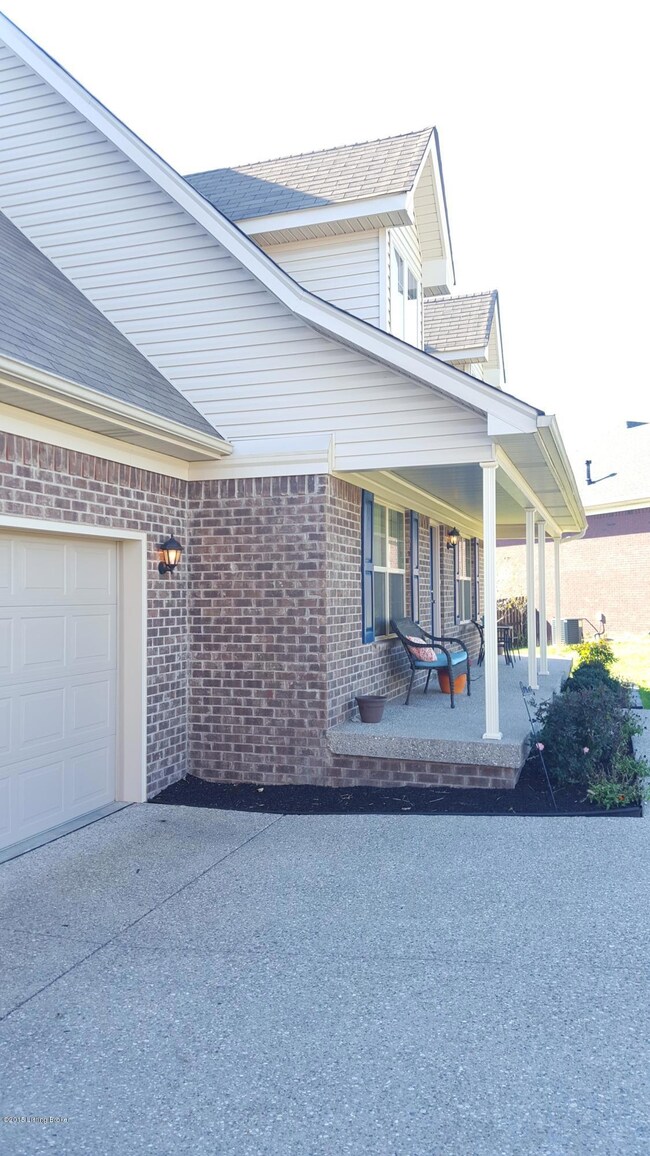 253 Halcomb Ct, Mount Washington, KY 40047 - photo 2