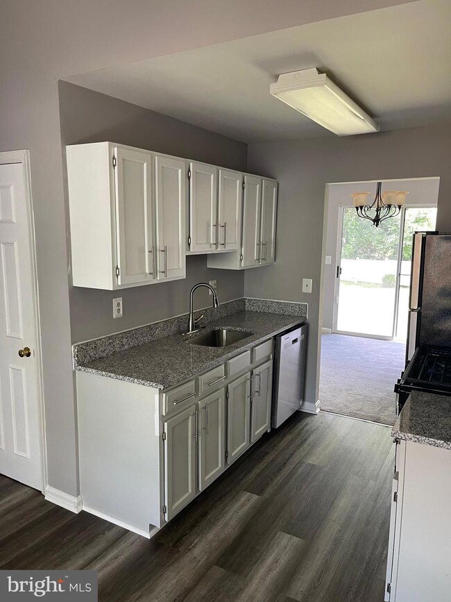 17405 Blossom View Dr, Olney, MD 20832 - photo 6