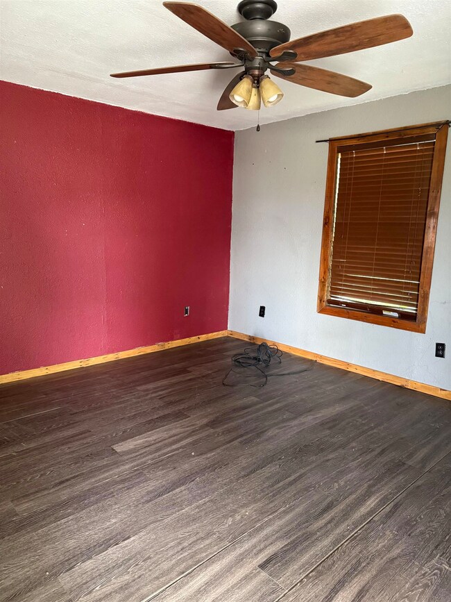 415 W Broadway St, Okeene, OK 73763 - photo 4