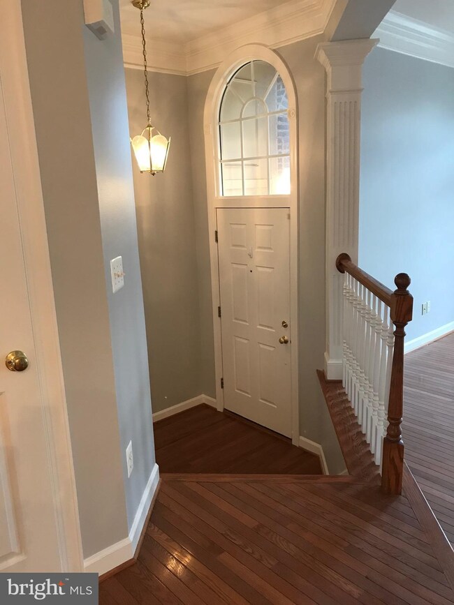 12453 Rose Path Cir, Fairfax, VA 22033 - photo 2