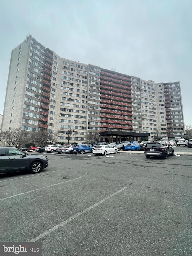 The Pavilion on the Park unit 915, Alexandria, VA 22304 - photo 2