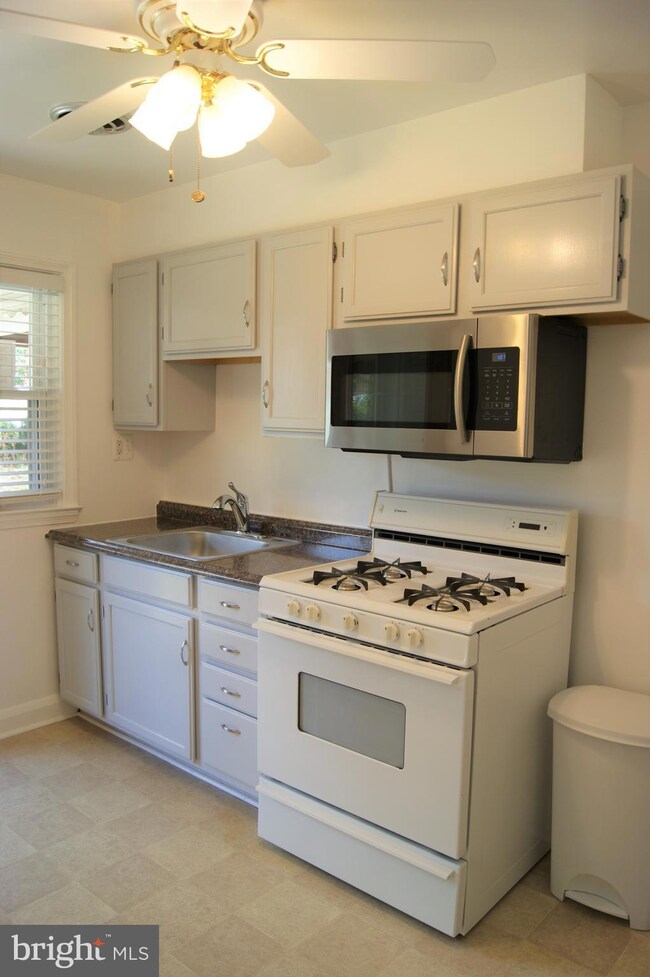 6508 Hilltop Ave, Baltimore, MD 21206 - photo 2