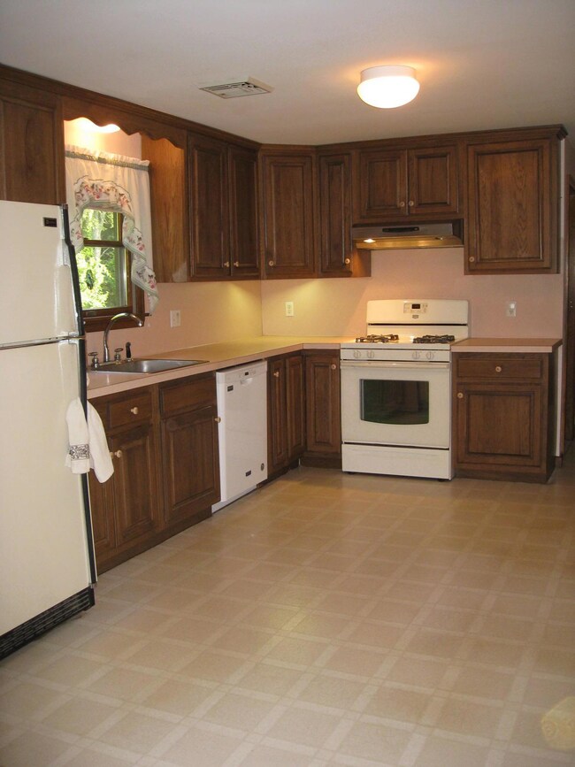 191 Mooring Dr, Cotuit, MA 02635 - photo 5