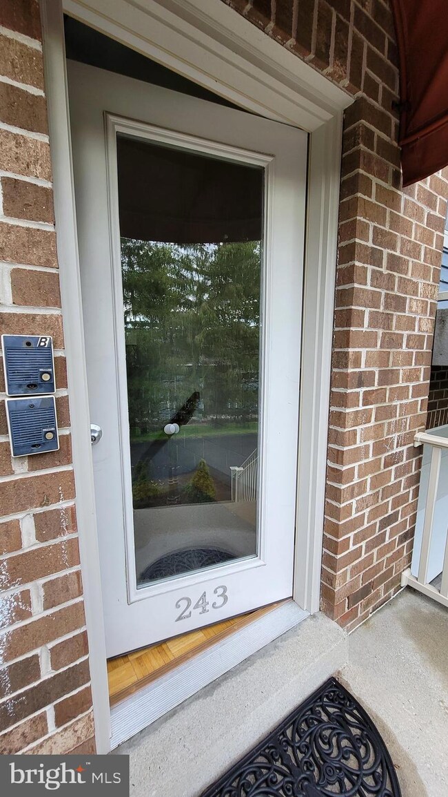 243 N 14th St unit A, Reading, PA 19604 - photo 4