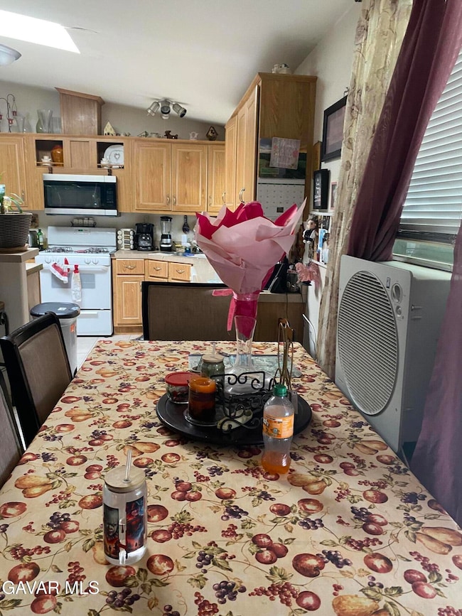 45465 25th St E unit 248, Lancaster, CA 93535 - photo 5