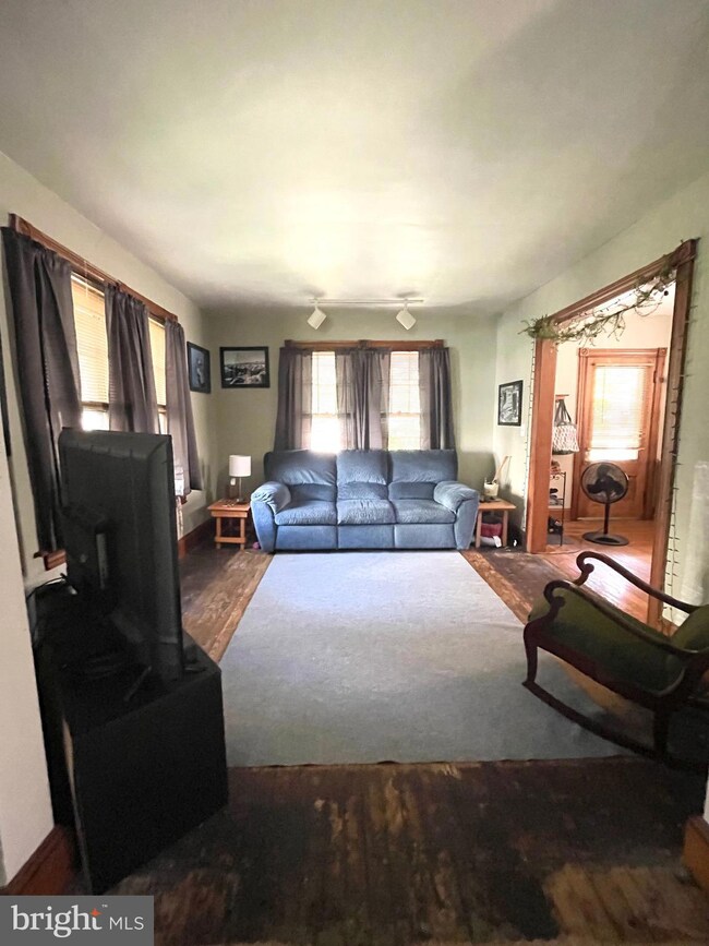 730 Coleman St, Easton, PA 18042 - photo 5