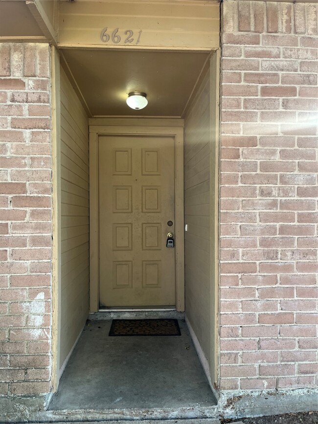6621 Greenyard Dr, Houston, TX 77086 - photo 2