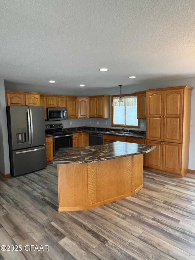 3810 Pendleton Dr, Grand Forks, ND 58201 - photo 5
