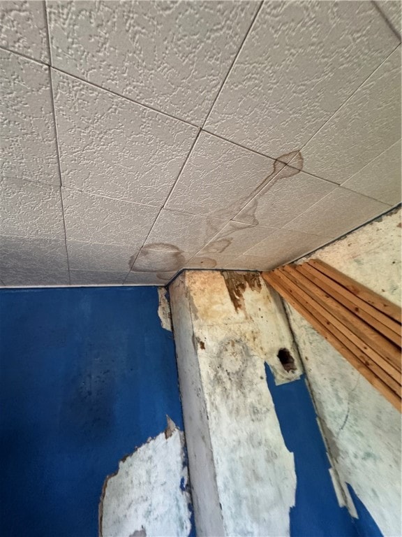 861 Koehlar Ave, Donora, PA 15033 - photo 5