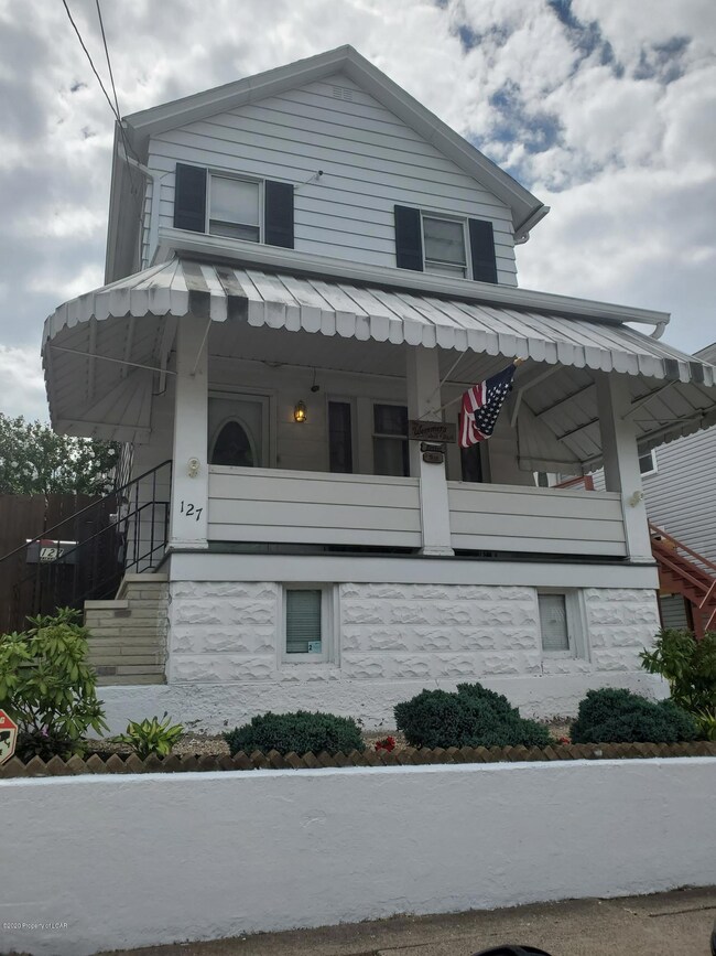 127 W Noble St, Nanticoke, PA 18634 - photo 2