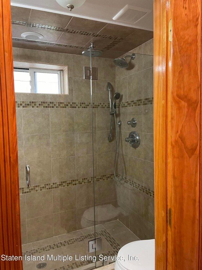 107 Cotter Ave, Staten Island, NY 10306 - photo 7