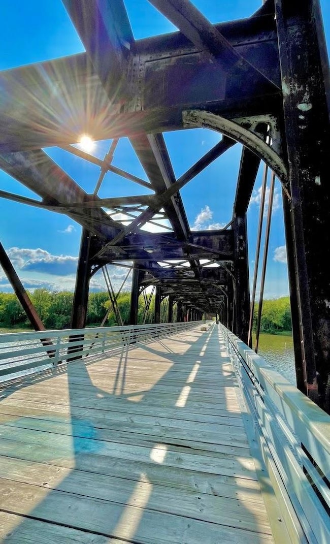 Rock Island Swing Bridge.