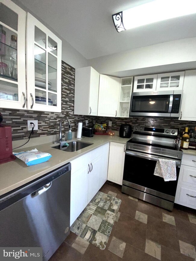 5758 Village Green Dr unit F, Alexandria, VA 22309 - photo 6