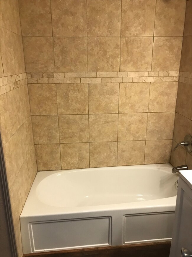 6002 Cruse Rd, Houston, TX 77016 - photo 7