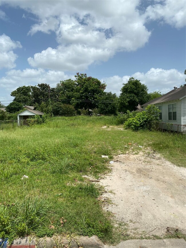 4314 Edison St, Houston, TX 77009 - photo 4