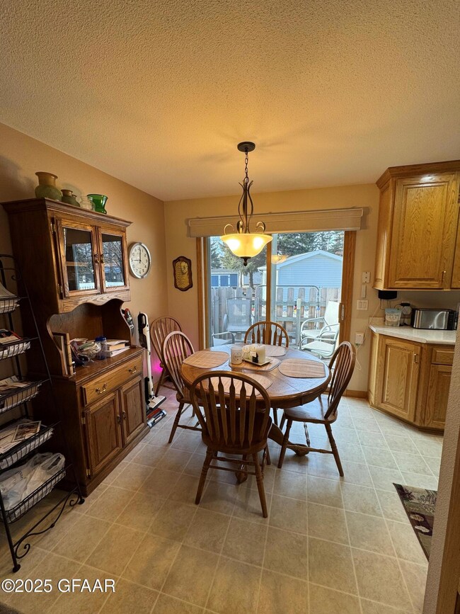2211 DR