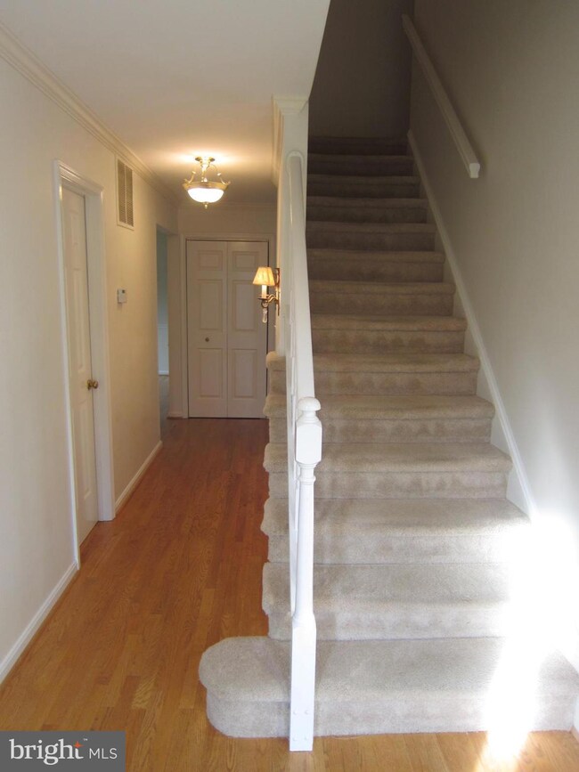 1906 Aubrey Place Ct, Vienna, VA 22182 - photo 2