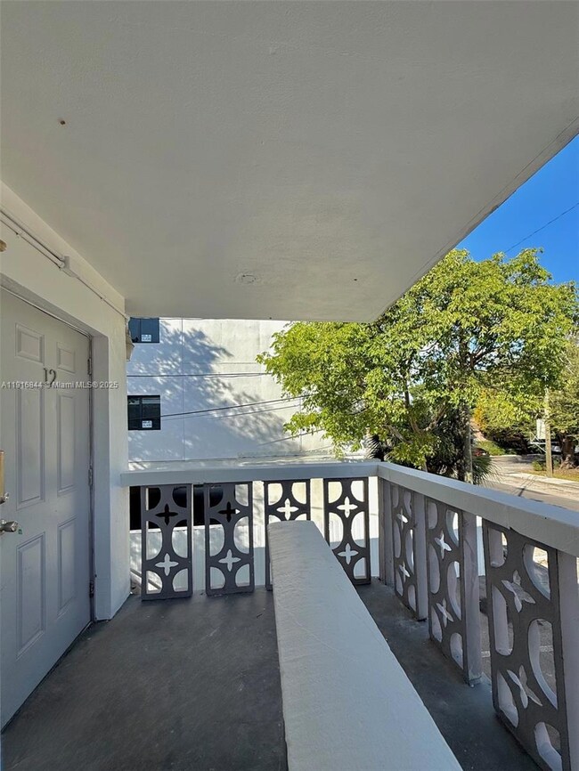 10 NW 77th St unit 12, Miami, FL 33150 - photo 2