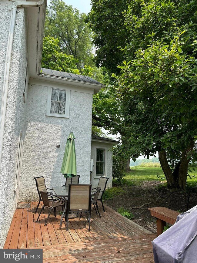 18373 Lickey Mill Rd, Purcellville, VA 20132 - photo 2