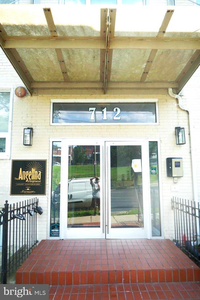 712 Marietta Place NW unit 103, Washington, DC 20011 - photo 2