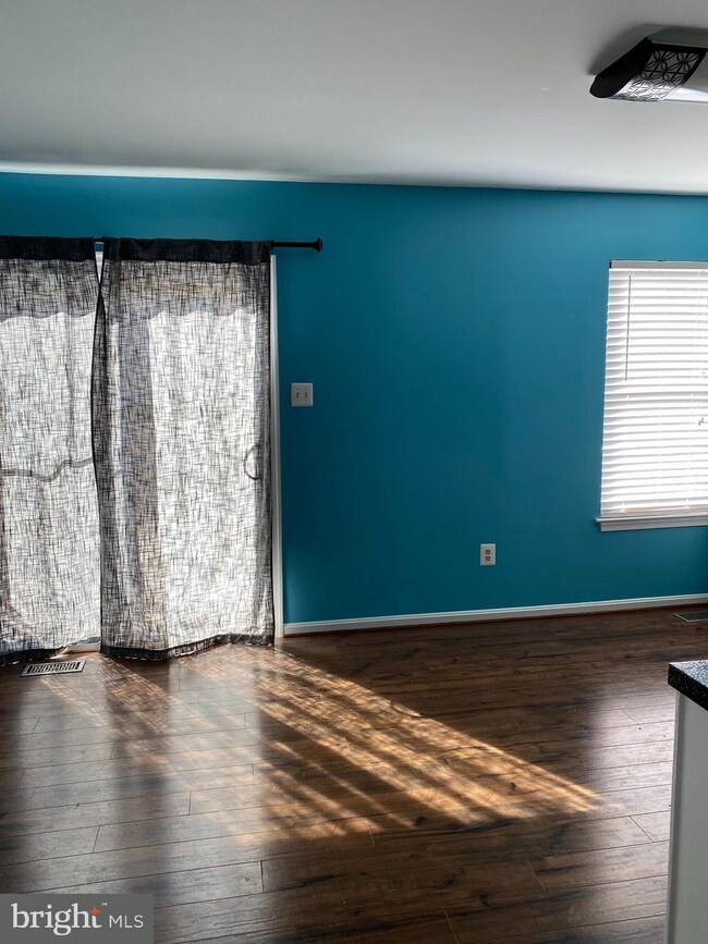 1119 Kelfield Dr, Halethorpe, MD 21227 - photo 4