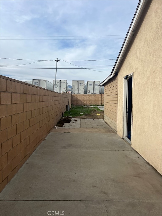 14770 El Molino St, Fontana, CA 92335 - photo 3
