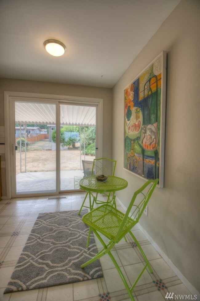 8324 33rd St W, University Place, WA 98466 - photo 4